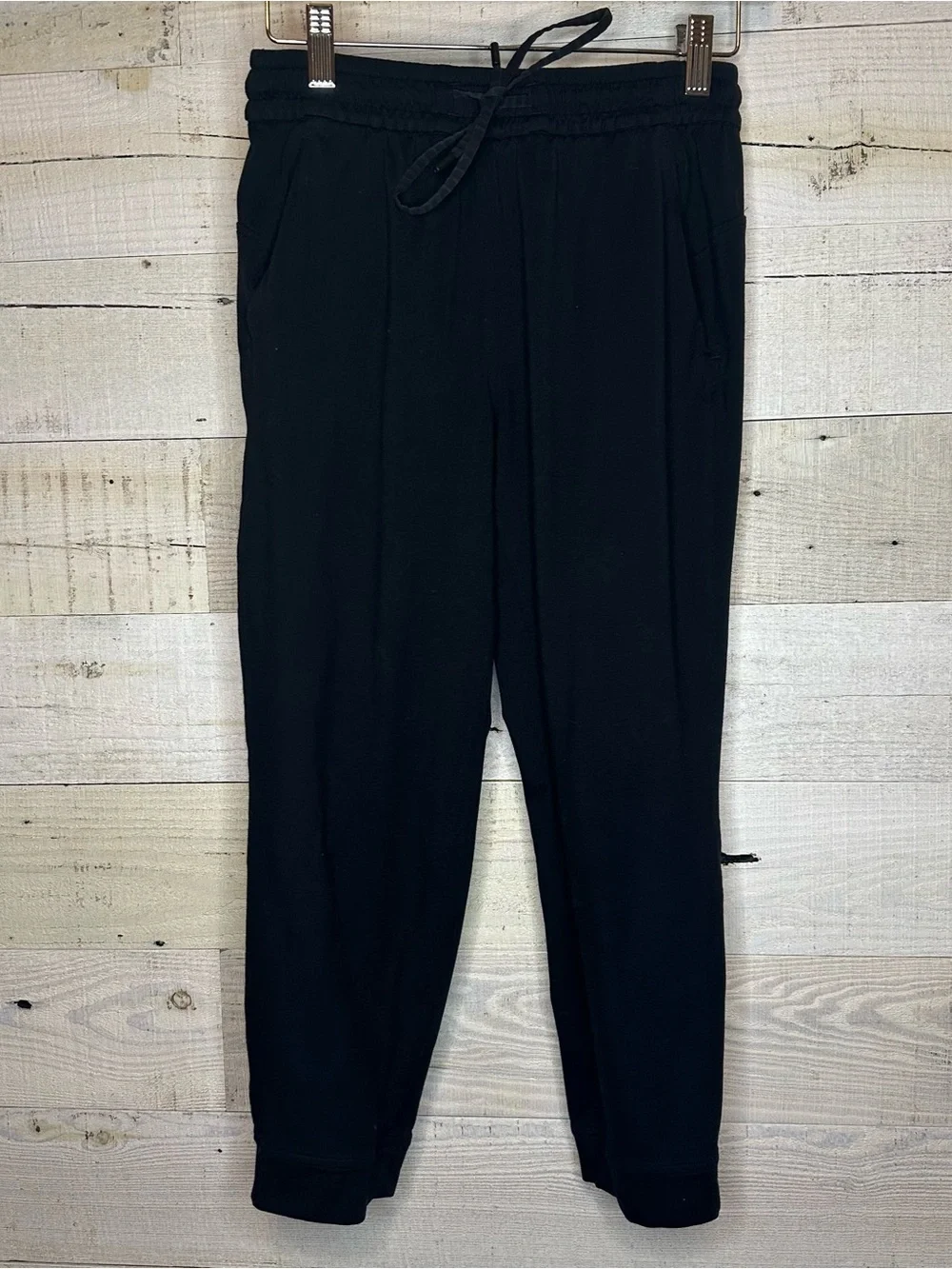 Lululemon Soft Jersey Classic-Fit Mid-Rise Cropped Jogger Black 4